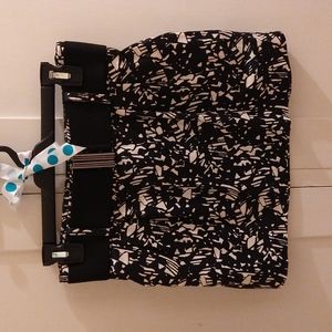 XXI black/white mini skirt Sz M